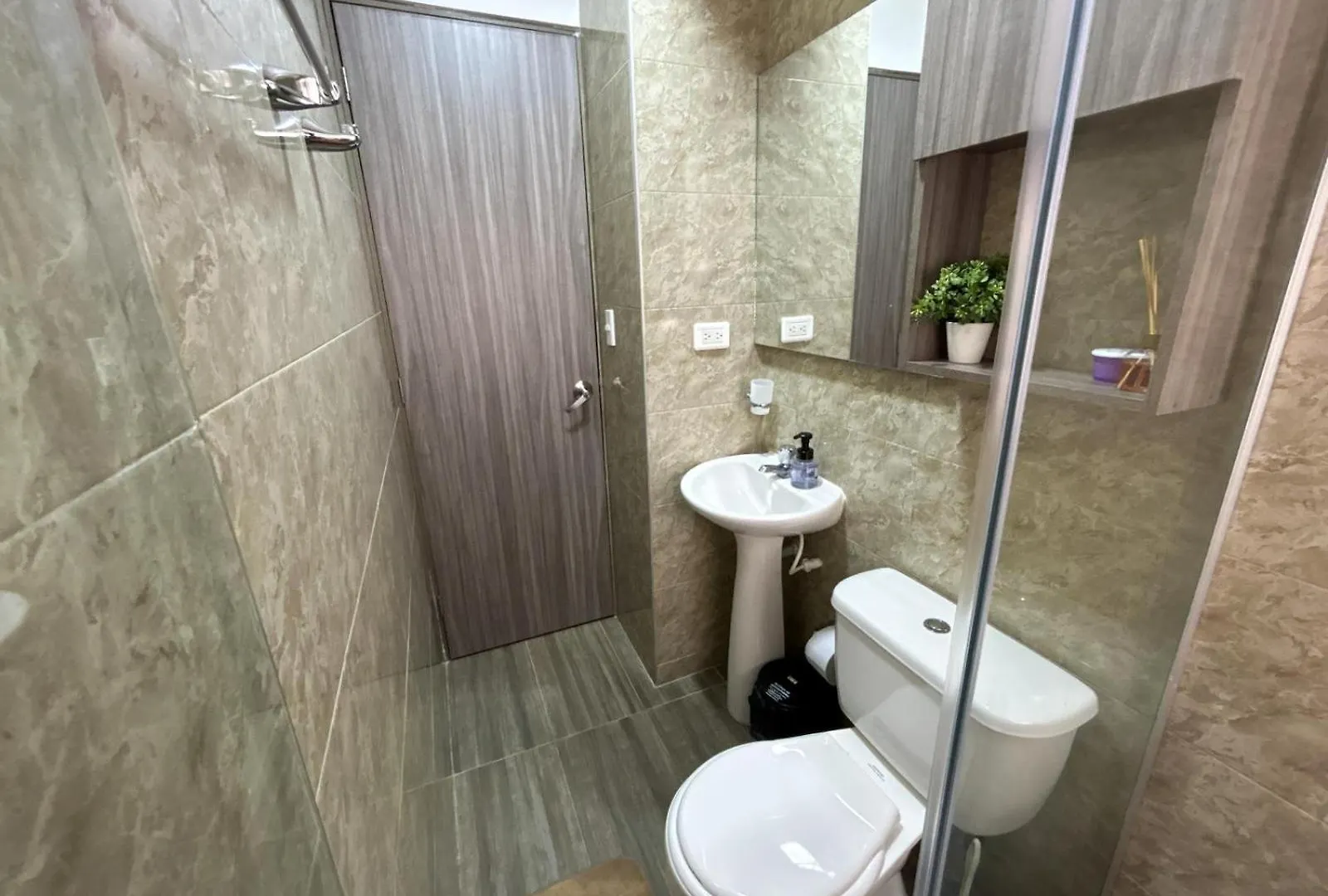3Br Ac Luxury Apartment Close To The Airport Beach & The Historic Center Cartagena Colombia